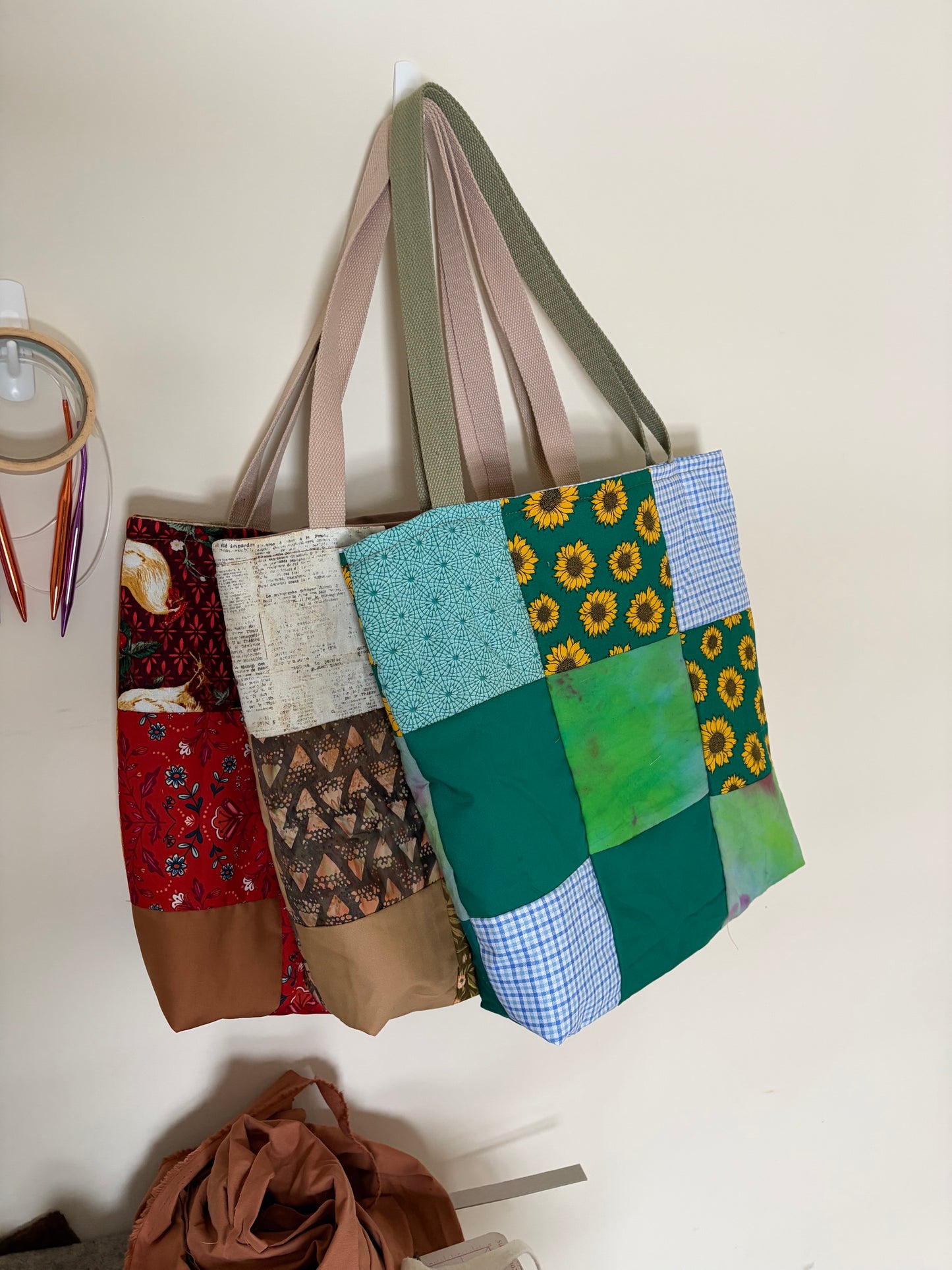 Everyday Farmer Tote - Country Chicken