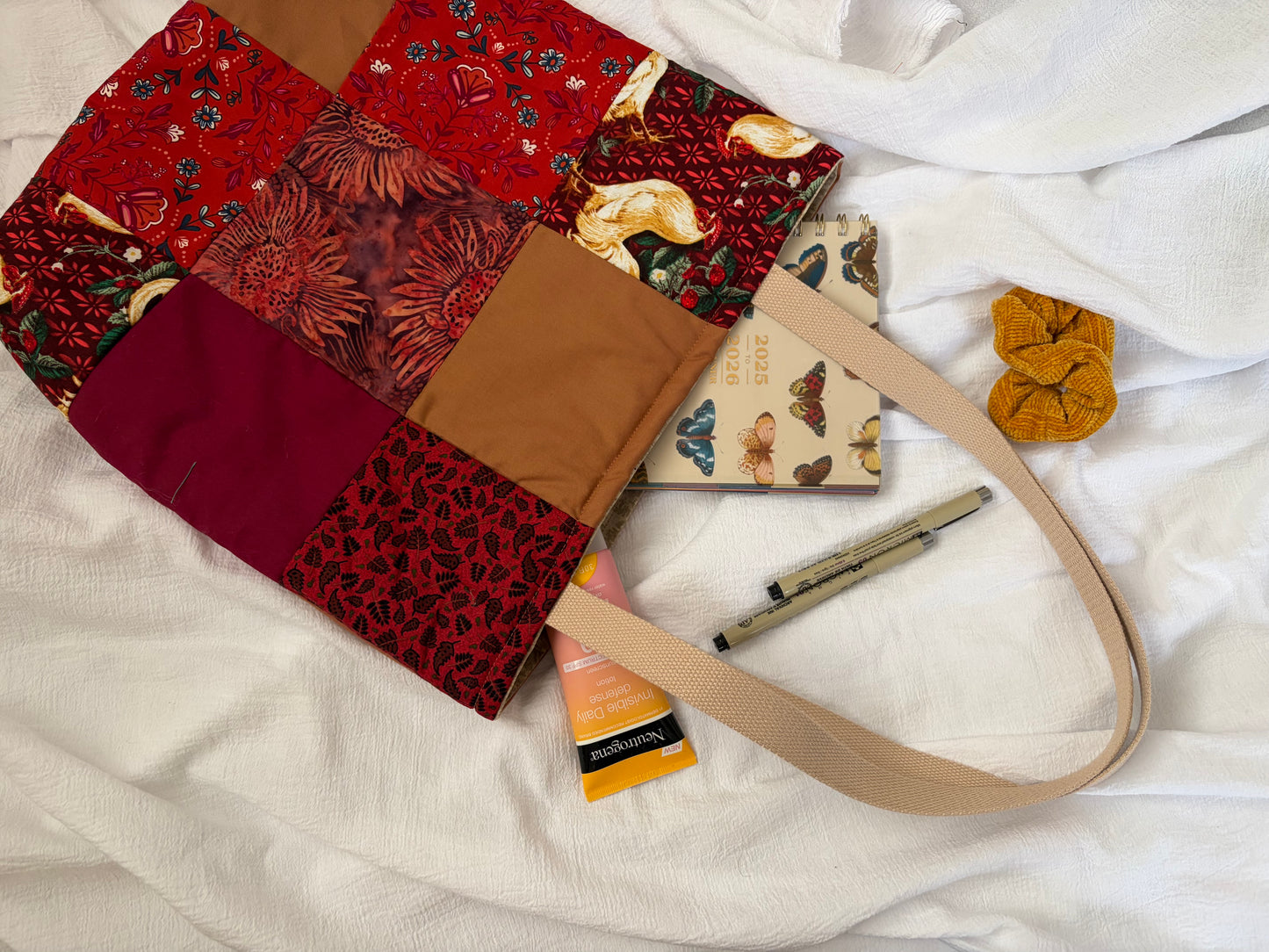 Everyday Farmer Tote - Country Chicken